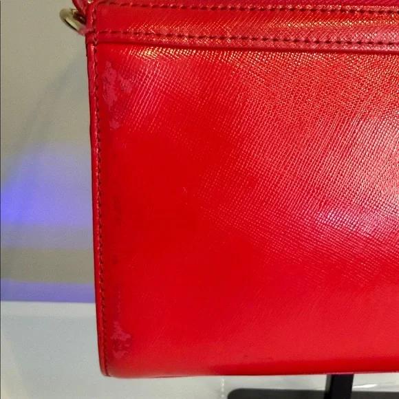 MCM Red Leather Shoulder Bag with Gold Chain - Picture 5 of 16